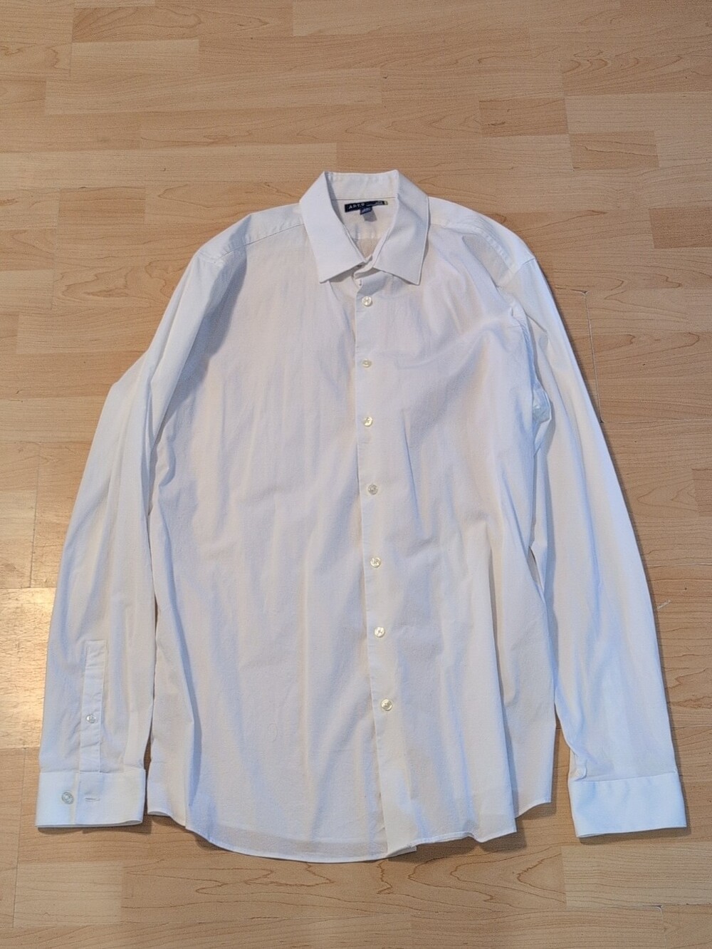 Apt. 9 Men's White Dress Shirt - Long Sleeve Button-Up